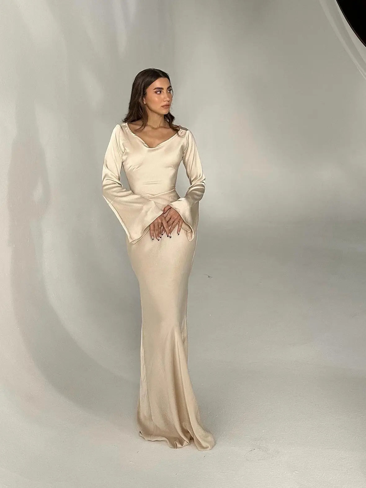 Vittoria | Vestito Maxi Elegante in Raso con Maniche Lunghe da Donna
